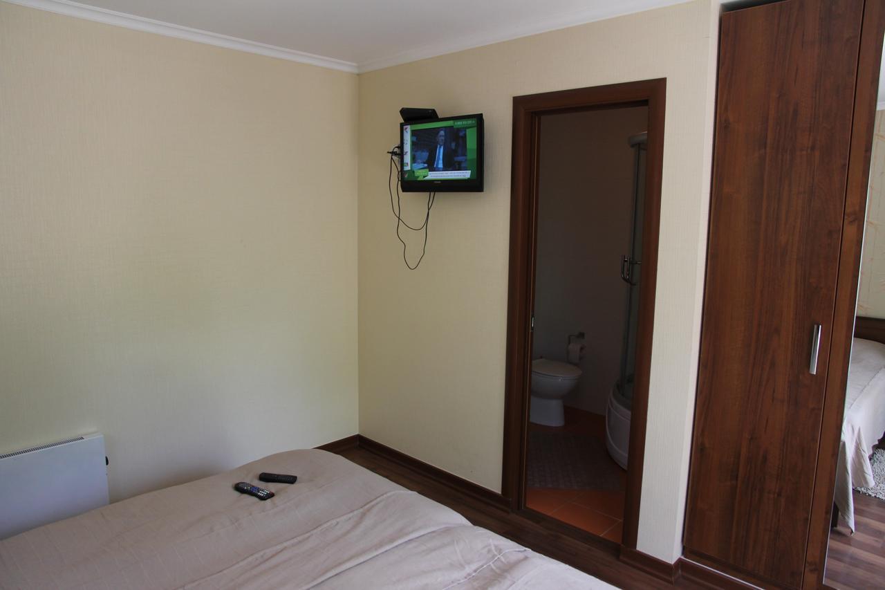 Dolinka Guest House Leto מראה חיצוני תמונה